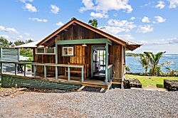Manini Oceanfront Cottage