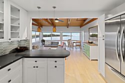 Hana Bay Oceanfront Cottage