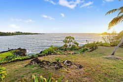 Hana Bay Oceanfront Cottage