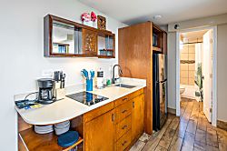 Bamboo Waikiki 1 Bedroom Unit