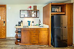 Bamboo Waikiki 1 Bedroom Unit