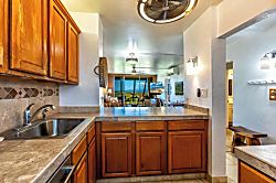 Menehune Shores Condo - Private kitchen