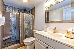 Menehune Shores Condo - Bathroom