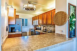 Menehune Shores Condo - Private kitchen