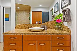 Hale Mahina Beach Resort B305