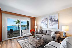 Alii Villas Oceanfront Condo