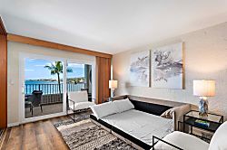 Alii Villas Oceanfront Condo