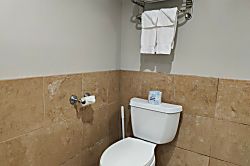 Palms Waikiki 6th Floor Studio