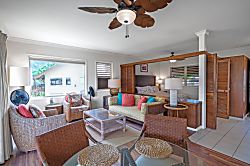 Hanalei Colony Resort H4 - Interior