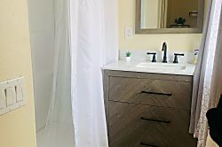 Spacious Studio Retreat Near Beaches