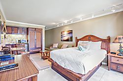 Islander on the Beach 359