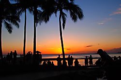 Waikiki Seaside Condo 9th Floor Corner Unit