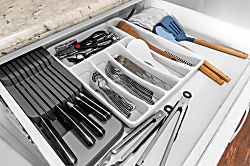 Waikiki Seaside Condo 9th Floor Corner Unit