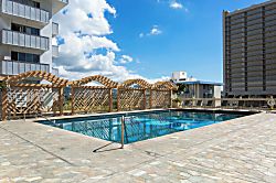 Waikiki Seaside Condo 9th Floor Corner Unit