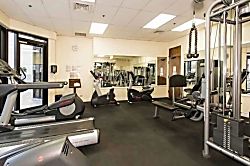 Waikiki Seaside Condo 9th Floor Corner Unit