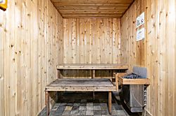 Waikiki Seaside Condo 9th Floor Corner Unit