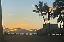 Waikiki Seaside Condo 9th Floor Corner Unit