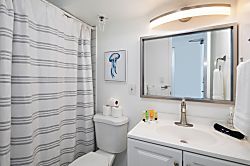 Waikiki Seaside Condo 9th Floor Corner Unit