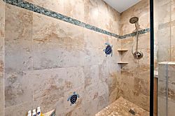 Kulakane 310 Oceanfront Retreat