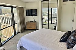Honolulu Urban Oasis 1BR Apartment