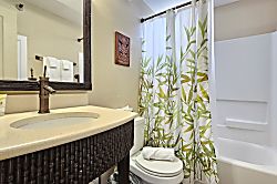 Waikiki 1 Bedroom Condo with Pool