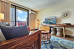 Waikiki 1 Bedroom Condo with Pool