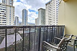 Waikiki 1 Bedroom Condo with Pool