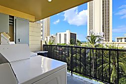 Waikiki 1 Bedroom Condo with Pool