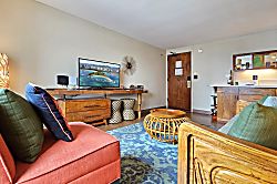 Waikiki 1 Bedroom Condo with Pool