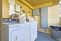 Waikiki 1 Bedroom Condo with Pool