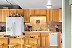 Kona Plaza Condo 2023