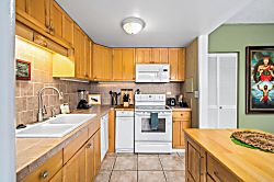 Kona Plaza Condo 2023