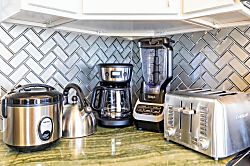 Waikiki Banyan 36th Floor Ocean View Condo