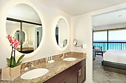 Waikiki Beach Tower #2902