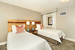 Waikiki Beach Tower #2902