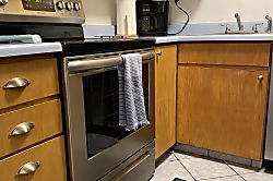 Kona Beachside Condo 3rd Floor Retreat