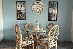 Kona Beachside Condo 3rd Floor Retreat