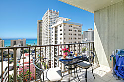 Waikiki Park Heights #1707