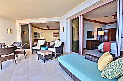 Hyatt Residence Club Ka'anapali 2BR Oceanfront Upp