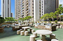 Waikiki Banyan 1 Bedroom