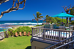 Kaulana Naue by Tunnels Beach 