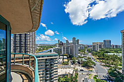 Waikiki Landmark #2305