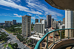 Waikiki Landmark #2305