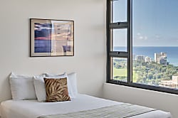 Waikiki Banyan Tower 2 Suite 3704