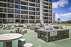 Waikiki Banyan: Standard One-Bedroom 