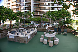 Waikiki Banyan 2513