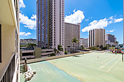 Waikiki Banyan 7th Floor