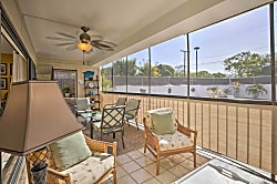 Kona Plaza 2 Bedroom Condo