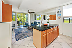 Kealia Resort Oceanfront Studio 5th Floor