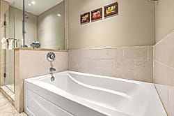 Honua Kai Resort Hokulani 225